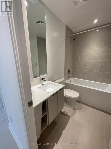 2903 - 3900 Confederation Parkway, Mississauga, ON - Indoor Photo Showing Bathroom