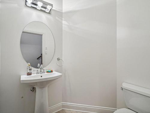 Powder room - 21 Rue Serge-Garant, Montréal (Verdun/Île-Des-Soeurs), QC - Indoor Photo Showing Bathroom