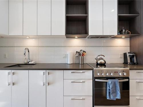 408-613 Herald St, Victoria, BC - Indoor Photo Showing Kitchen With Upgraded Kitchen