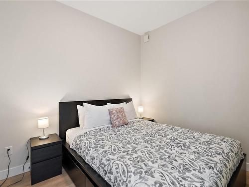 408-613 Herald St, Victoria, BC - Indoor Photo Showing Bedroom
