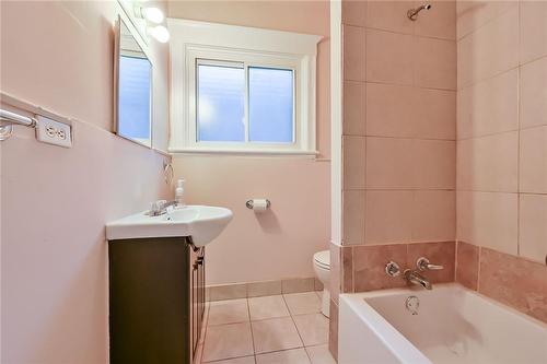 374 Jackson Street W, Hamilton, ON - Indoor Photo Showing Bathroom