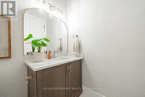 439 Masters Drive, Woodstock, ON - Indoor Photo Showing Bathroom