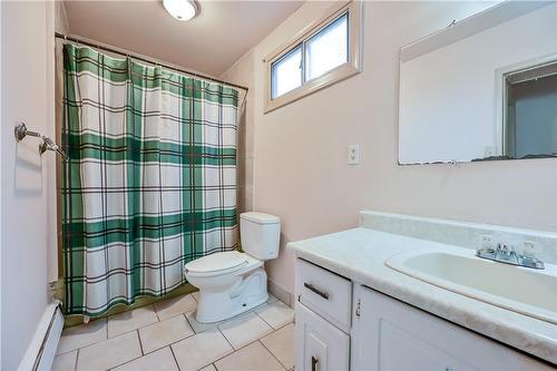 30 Cannon Street W, Hamilton, ON - Indoor Photo Showing Bathroom