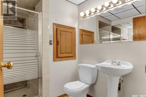 1418 Wascana Highlands, Regina, SK - Indoor Photo Showing Bathroom