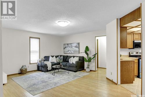 1418 Wascana Highlands, Regina, SK - Indoor Photo Showing Living Room