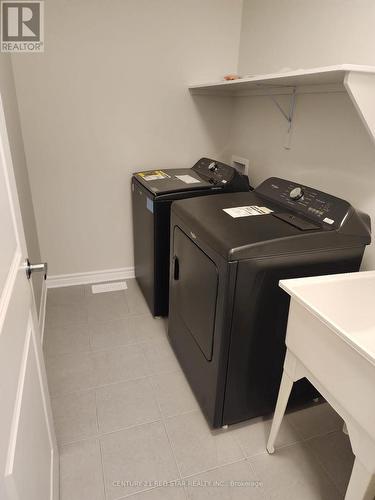 188 Lumen Pl, Ottawa, ON - Indoor Photo Showing Laundry Room