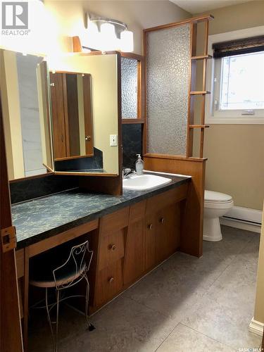 760 Mary Street, Canora, SK - Indoor Photo Showing Bathroom