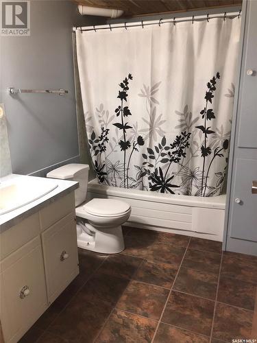 760 Mary Street, Canora, SK - Indoor Photo Showing Bathroom