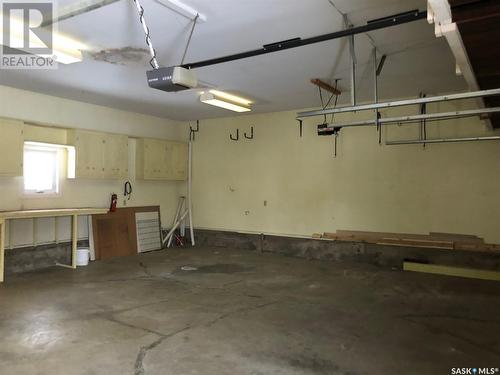 760 Mary Street, Canora, SK - Indoor Photo Showing Garage