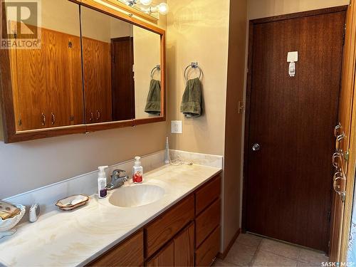 106 2Nd Avenue E, Lampman, SK - Indoor Photo Showing Bathroom