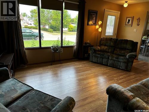 106 2Nd Avenue E, Lampman, SK - Indoor Photo Showing Living Room