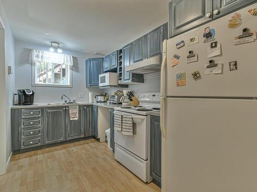 Kitchen - 32 Ch. De La Flore, Sainte-Anne-Des-Lacs, QC - Indoor Photo Showing Kitchen