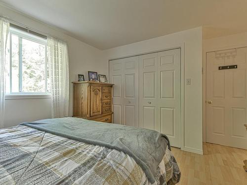 Chambre Ã  coucher principale - 32 Ch. De La Flore, Sainte-Anne-Des-Lacs, QC - Indoor Photo Showing Bedroom