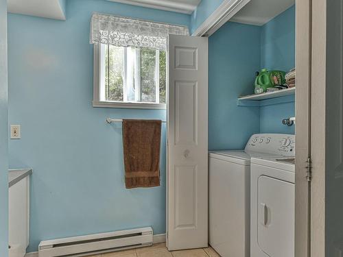 Bathroom - 32 Ch. De La Flore, Sainte-Anne-Des-Lacs, QC - Indoor Photo Showing Laundry Room