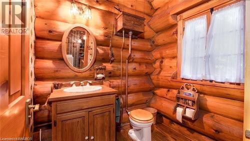 110 Hobson'S Harbour Drive, Northern Bruce Peninsula, ON - Indoor Photo Showing Bathroom