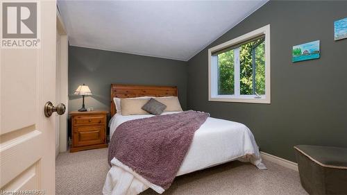 110 Hobson'S Harbour Drive, Northern Bruce Peninsula, ON - Indoor Photo Showing Bedroom