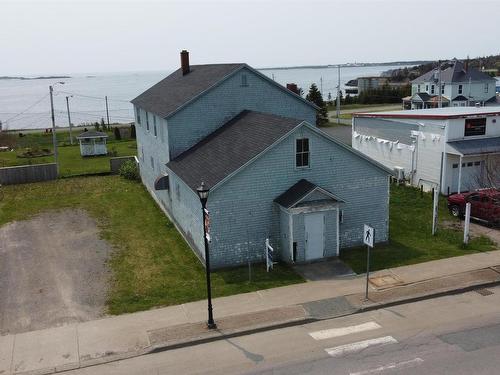 7563 Main Street, Louisbourg, NS 