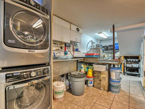 Basement - 2353 Rue De L'Église, Val-David, QC - Indoor Photo Showing Laundry Room