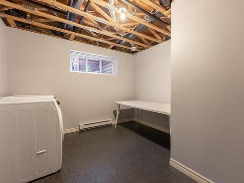 Salle de lavage - 1687 Rue Mondor, Sherbrooke (Brompton/Rock Forest/Saint-Élie/Deauville), QC - Indoor Photo Showing Laundry Room
