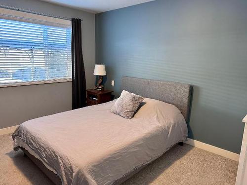 151-8800 Dallas Drive, Kamloops, BC - Indoor Photo Showing Bedroom