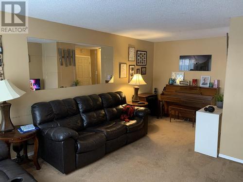 5411 W 54 Avenue, Fort Nelson, BC - Indoor Photo Showing Living Room