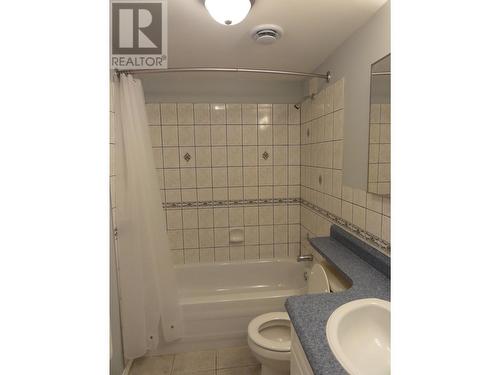 5411 W 54 Avenue, Fort Nelson, BC - Indoor Photo Showing Bathroom