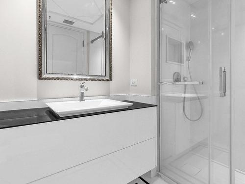 Salle de bains - 406-250 Av. Clarke, Westmount, QC - Indoor Photo Showing Bathroom