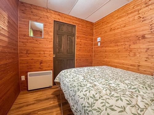 Chambre Ã Â coucher - 749 Boul. Du Griffon, Gaspé, QC - Indoor Photo Showing Bedroom