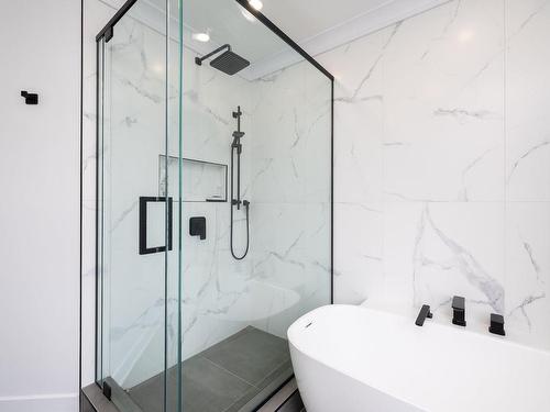 Bathroom - 107 Rue Des Pruches, Vaudreuil-Dorion, QC - Indoor Photo Showing Bathroom