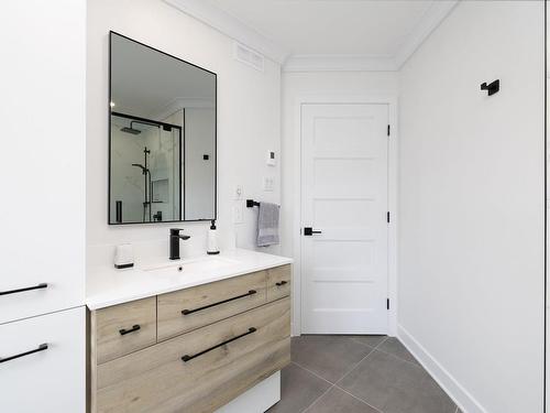 Bathroom - 107 Rue Des Pruches, Vaudreuil-Dorion, QC - Indoor Photo Showing Other Room