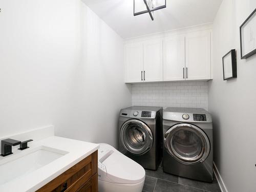 Laundry room - 107 Rue Des Pruches, Vaudreuil-Dorion, QC - Indoor Photo Showing Laundry Room