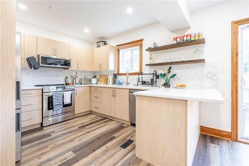 266 Stinson Crescent, Hamilton, ON - Indoor Photo Showing Kitchen