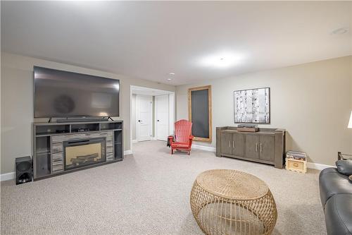 264 Clare Avenue, Welland, ON - Indoor Photo Showing Living Room