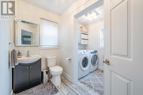 1076 Brussels Line, Howick, ON - Indoor Photo Showing Laundry Room