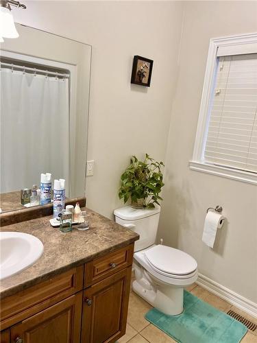 second shared washroom - 159 Victoria Street N, Simcoe, ON - Indoor Photo Showing Bathroom