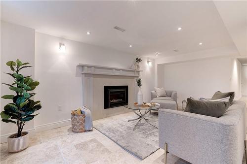 3059 Woodland Park Drive, Burlington, ON - Indoor Photo Showing Living Room With Fireplace