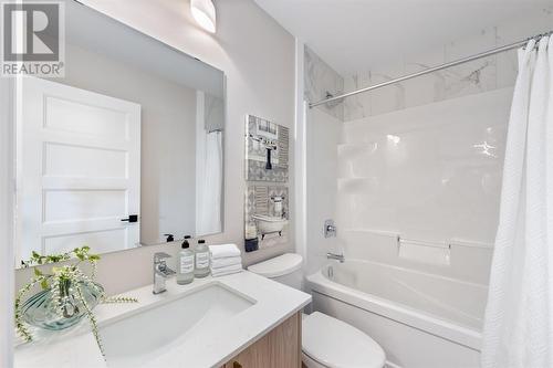 214 St Clair Boulevard Unit# 8, St Clair, ON - Indoor Photo Showing Bathroom