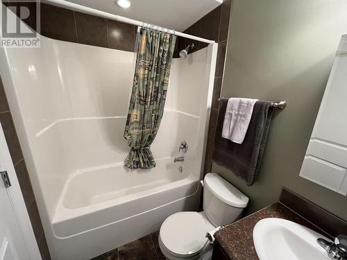 5641 Birch Drive, Fort Nelson, BC - Indoor Photo Showing Bathroom
