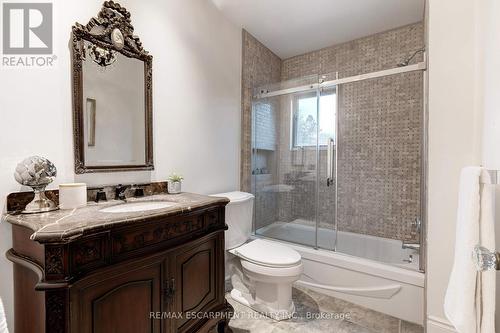 3059 Woodland Park Dr, Burlington, ON - Indoor Photo Showing Bathroom