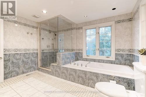 3059 Woodland Park Dr, Burlington, ON - Indoor Photo Showing Bathroom