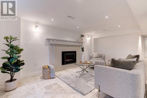3059 Woodland Park Dr, Burlington, ON - Indoor Photo Showing Living Room With Fireplace