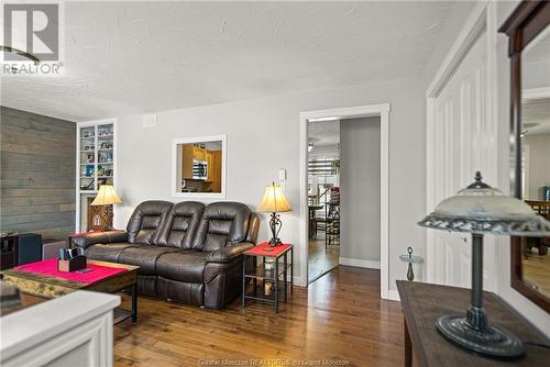 500 Champlain St, Dieppe, NB - Indoor Photo Showing Living Room