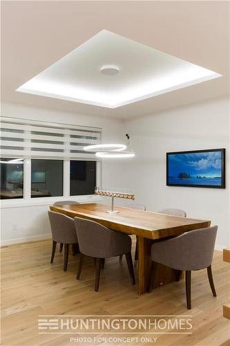 51 Woodland Lane, Headingley, MB - Indoor Photo Showing Dining Room