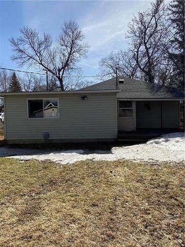 35 Crystal Avenue W, Crystal City, MB - Outdoor