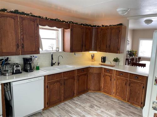 247 Aspen Street W, Oak Lake, MB - Indoor Photo Showing Kitchen With Double Sink
