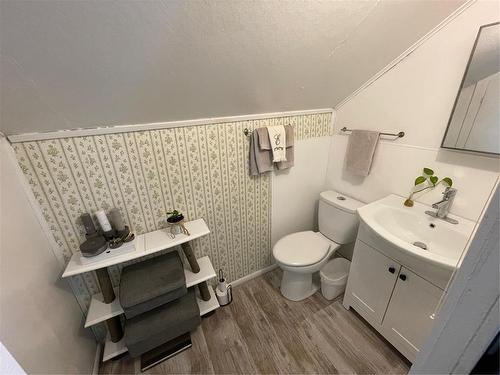 247 Aspen Street W, Oak Lake, MB - Indoor Photo Showing Bathroom
