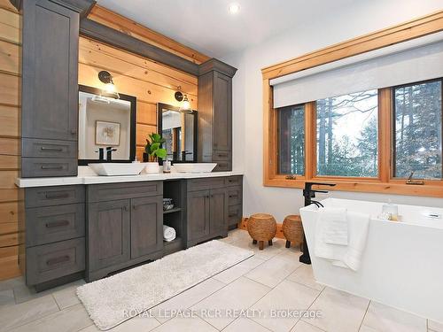 27440 Cedarhurst Beach Rd, Brock, ON - Indoor Photo Showing Bathroom