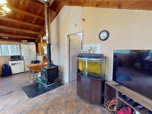 984 Descanso Valley Dr, Gabriola Island, BC - Indoor Photo Showing Other Room