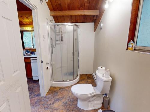 984 Descanso Valley Dr, Gabriola Island, BC - Indoor Photo Showing Bathroom