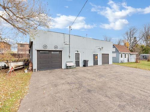 Garage - 8164 Boul. Kimber, Longueuil (Saint-Hubert), QC - Outdoor